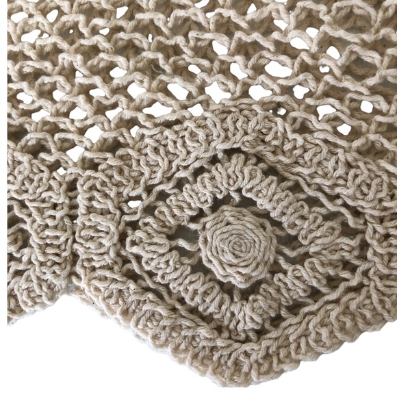 CUPSHE Beach Top Cover Crochet in Natural Colour  and Floral Detail - Picture 9 of 16